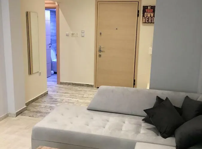 Acropolis Brand New 1Min From Metro!