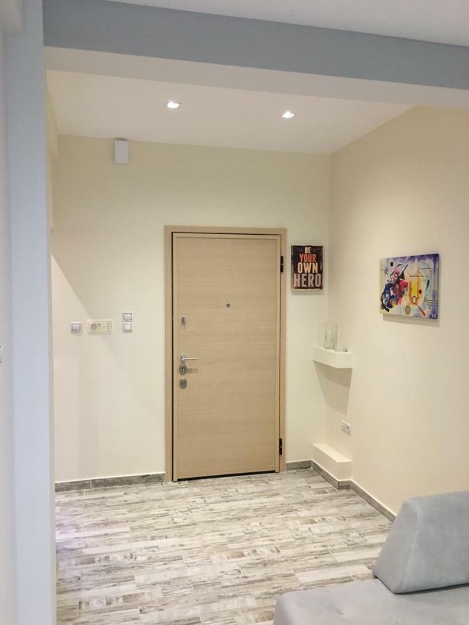 Acropolis Brand New 1min From Metro! Апартаменты Афины
